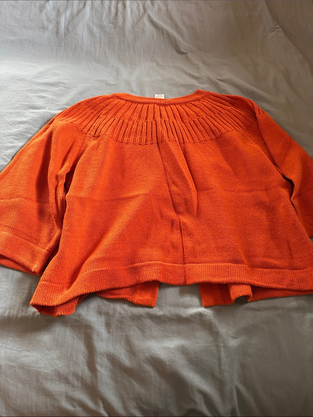Cropped Orange Short-Sleeve Knit Cardigan - Picture 3 of 4